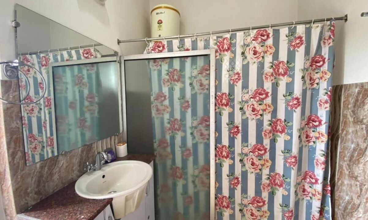 Photo of Bathroom in Gunehr