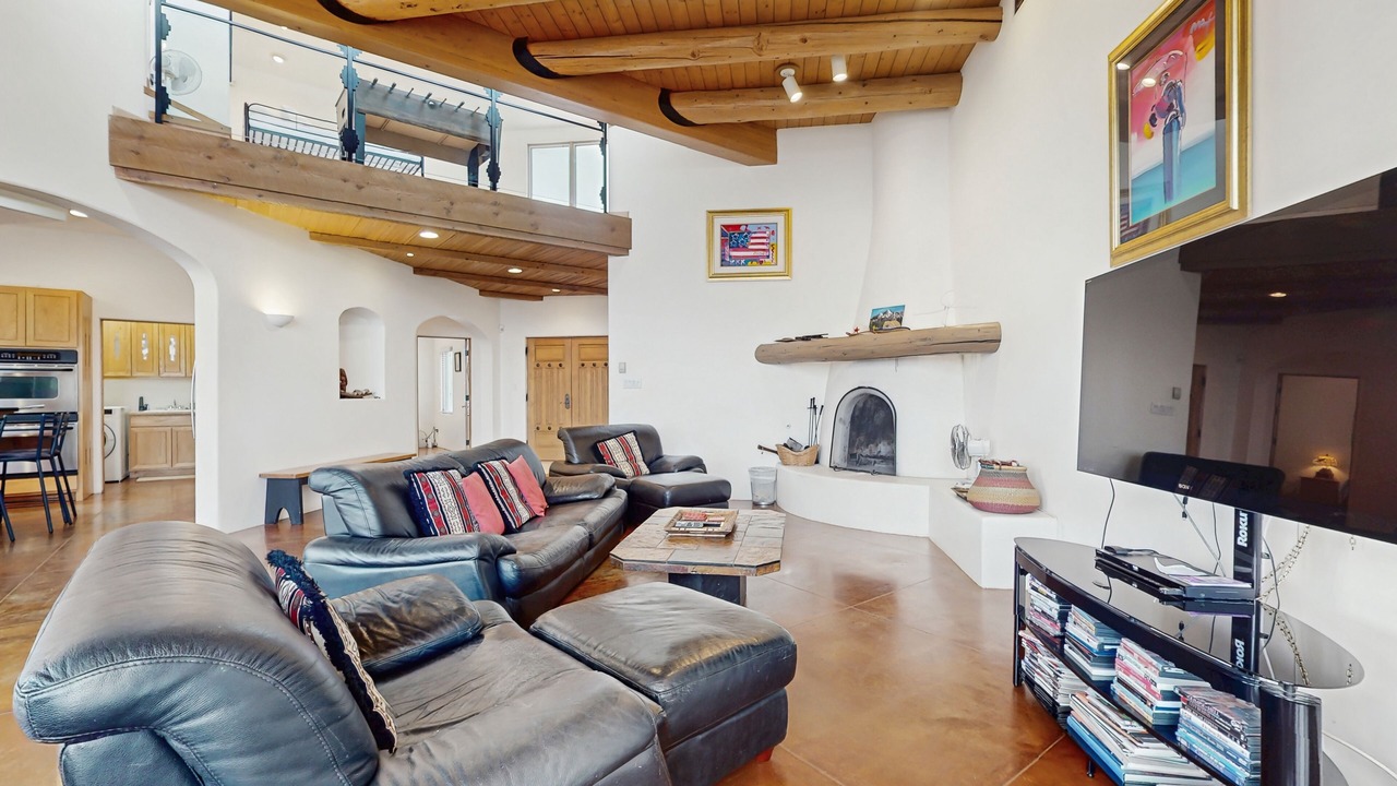 Photo of Livingroom in Ranchos De Taos