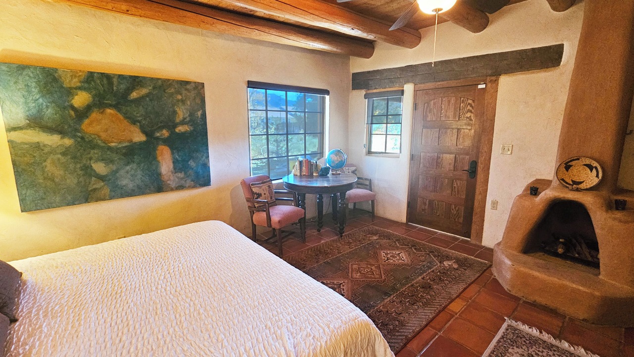 Photo of Livingroom in Taos