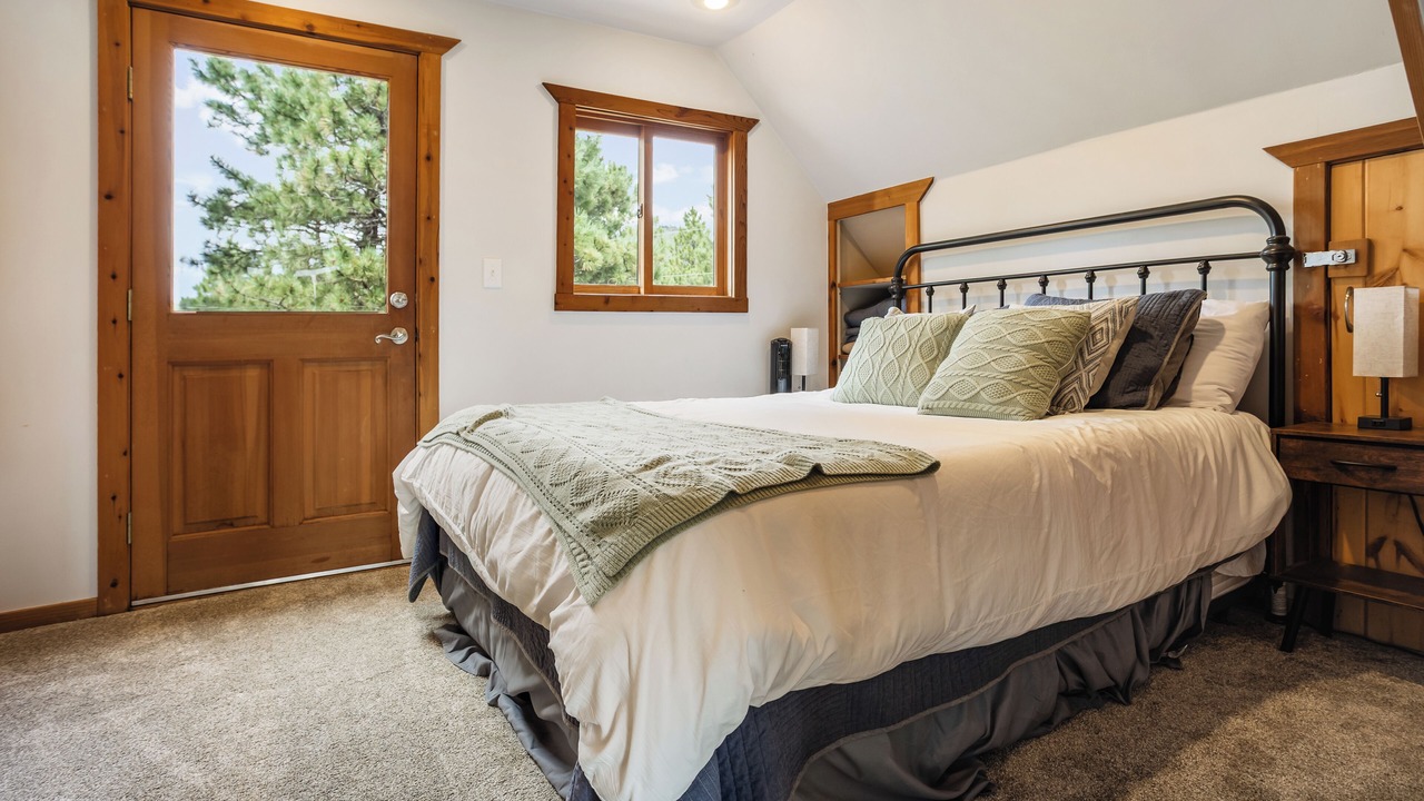 Photo of Bedroom in Eagle Nest