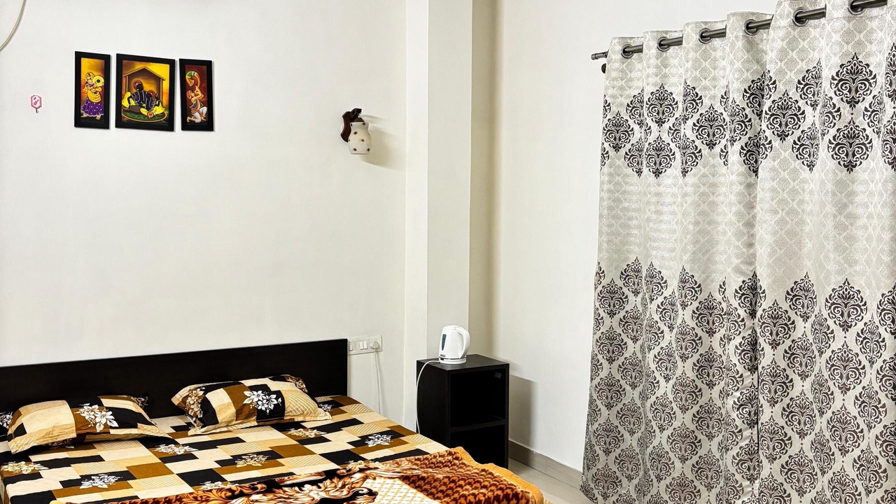 Photo of Bedroom in Sualkuchi
