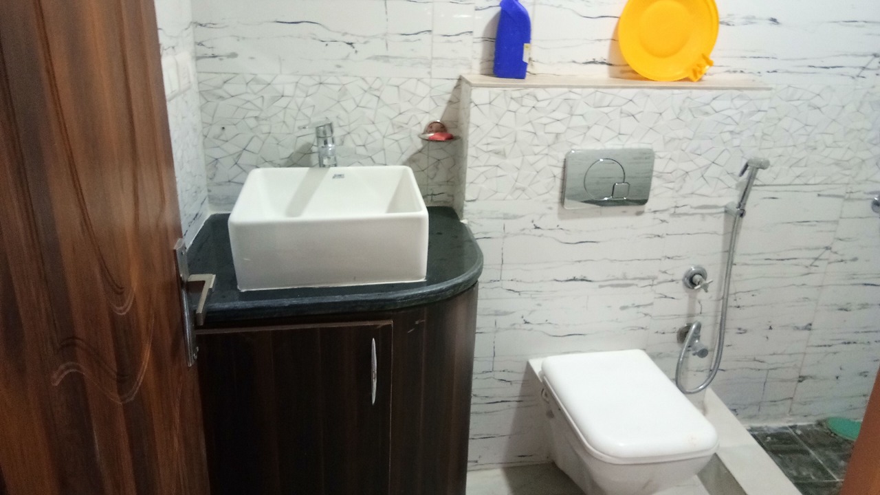 Photo of Bathroom in The Mall Road