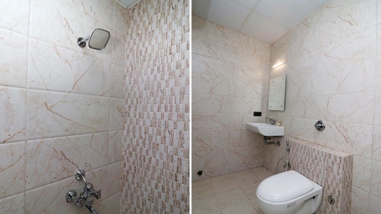 Photo of Bathroom in Taj Ganj