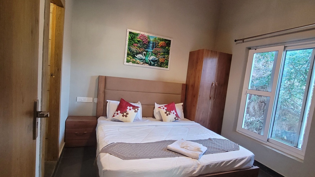 Photo of Bedroom in Bhimtal