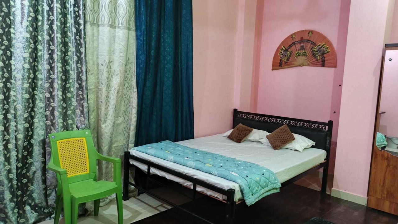 Photo of Bedroom in Sualkuchi