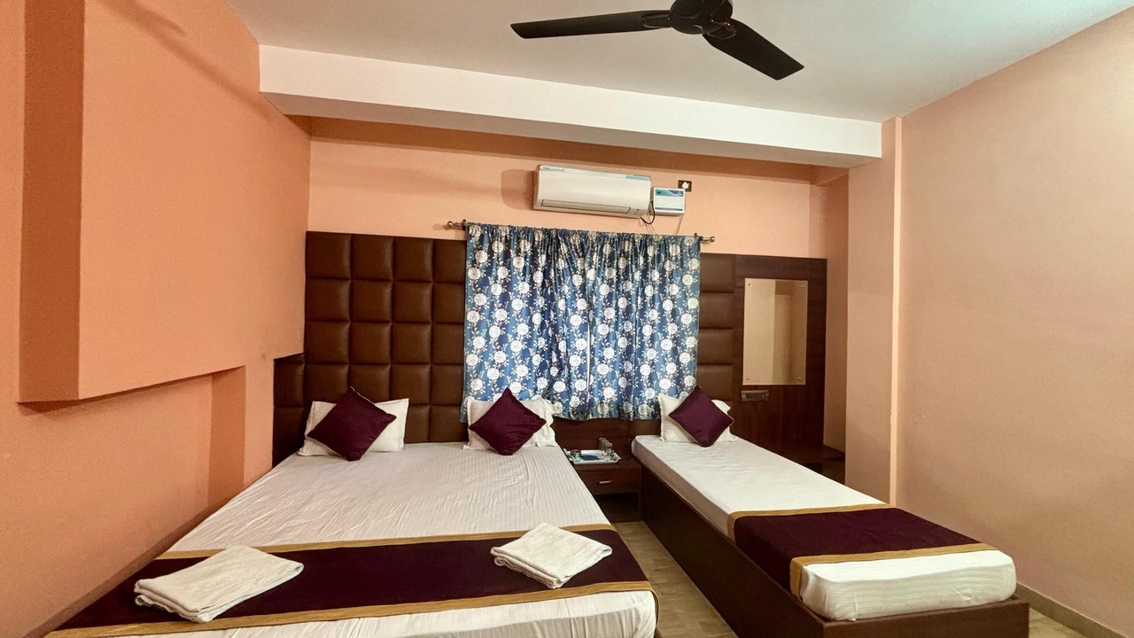 Photo of Bedroom in Sualkuchi