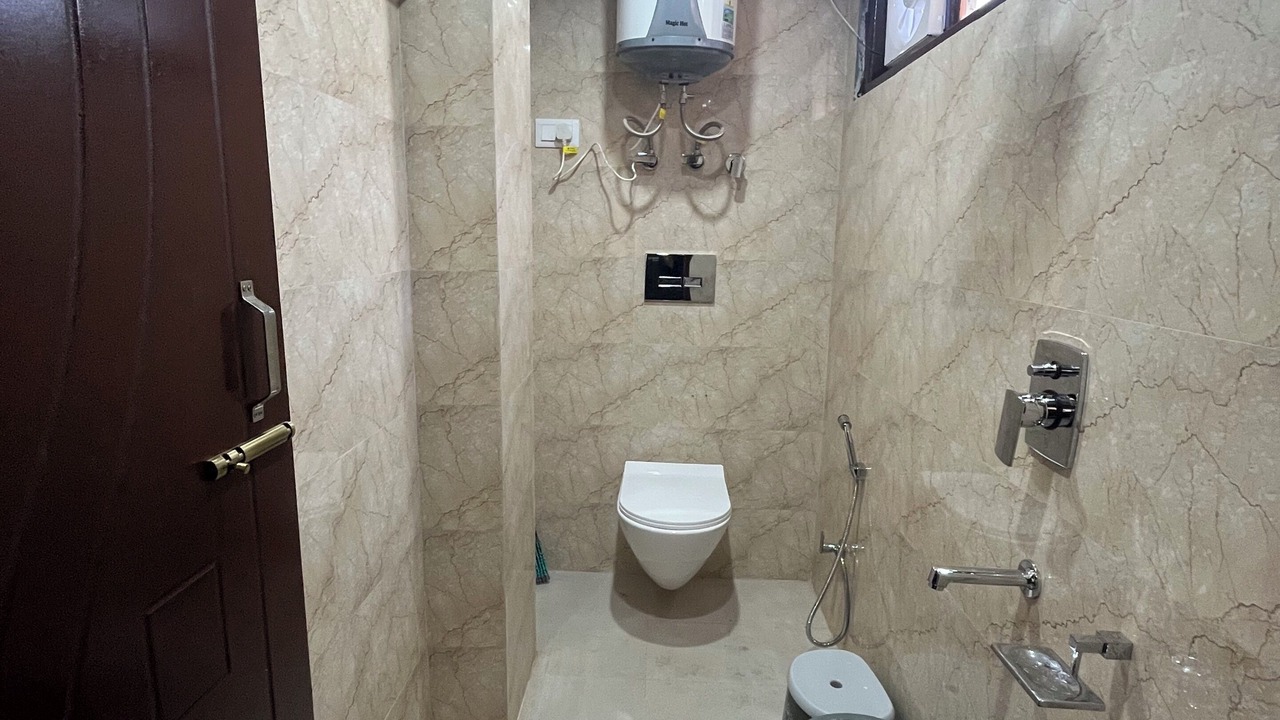 Photo of Bathroom in Sarahan