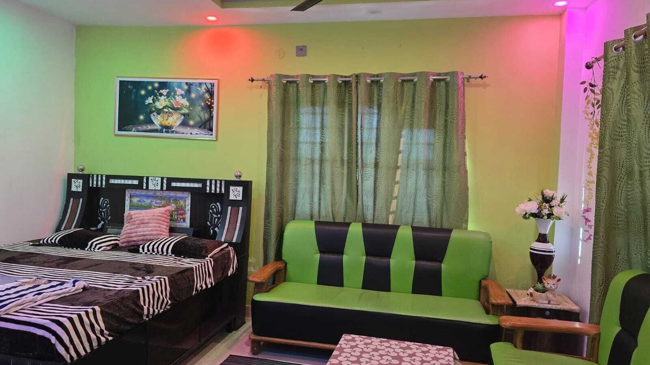 Photo of Bedroom in Rani Pokhri