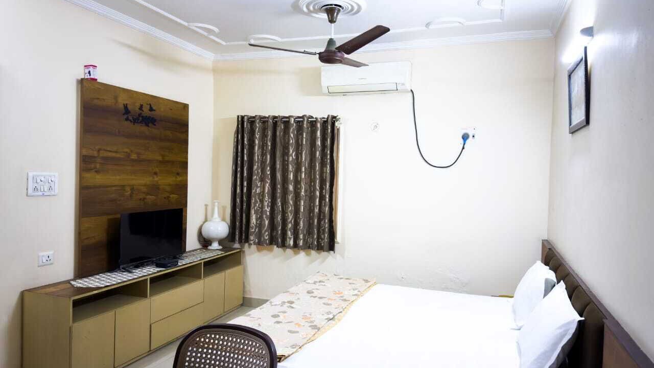 Photo of Bedroom in Mathura