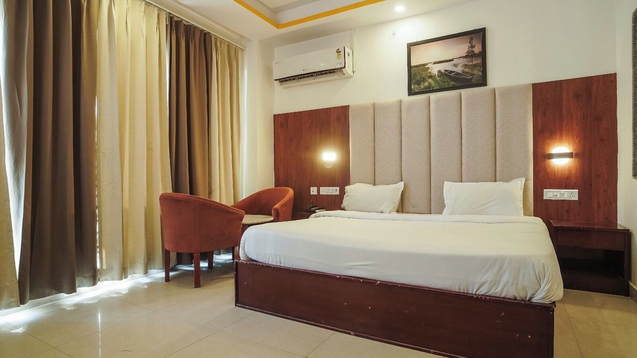 Photo of Bedroom in Tapovan
