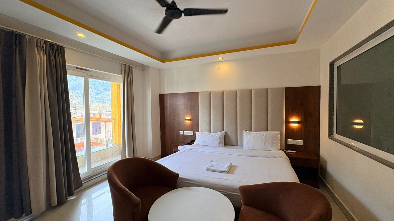 Photo of Bedroom in Tapovan
