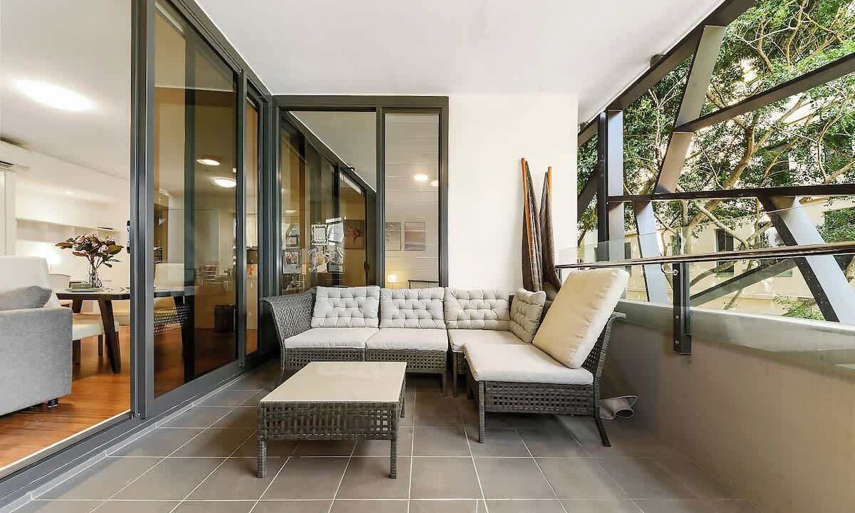 Photo of Patio Balcony in Chinatown