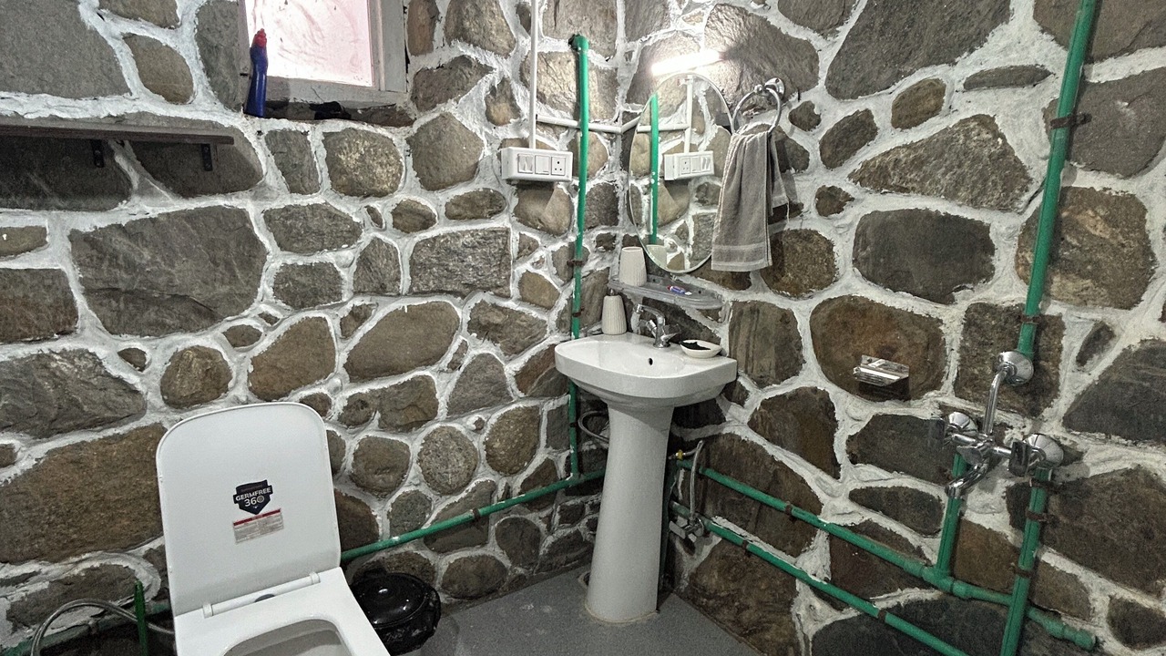 Photo of Bathroom in Naggar