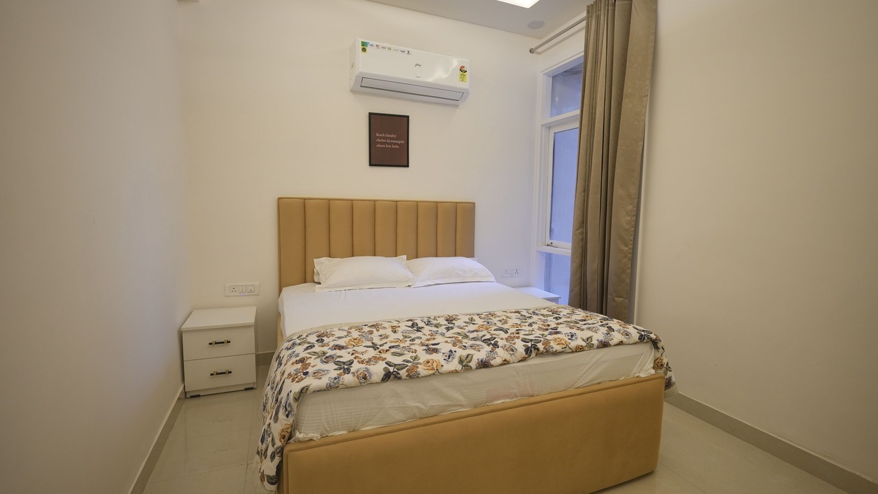 Photo of Bedroom in Taj Ganj