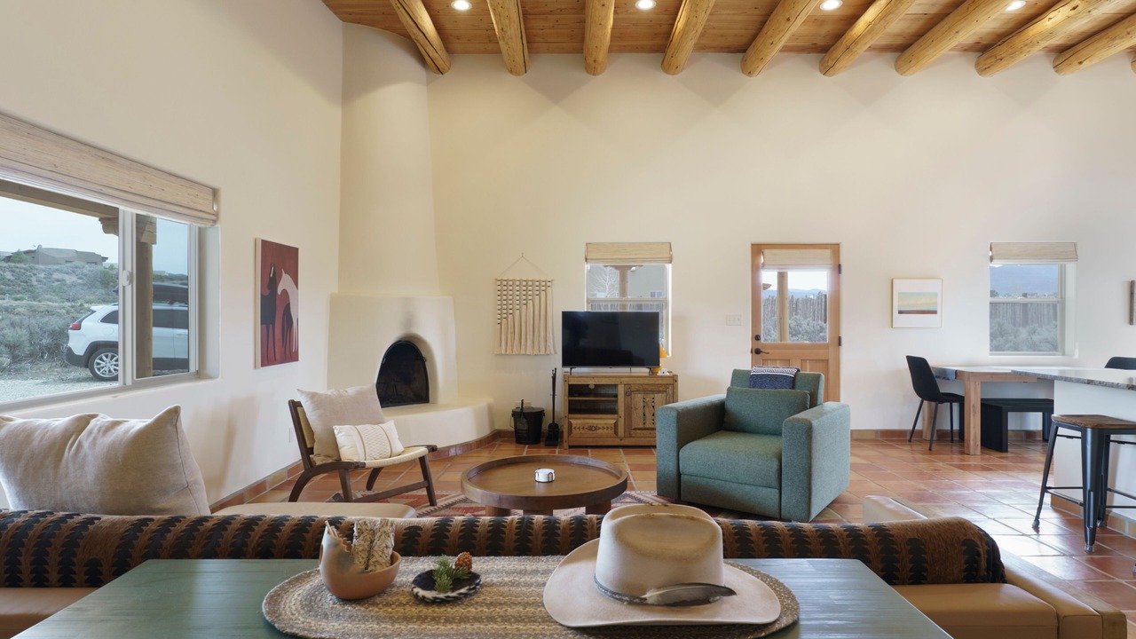 Photo of Livingroom in Ranchos De Taos