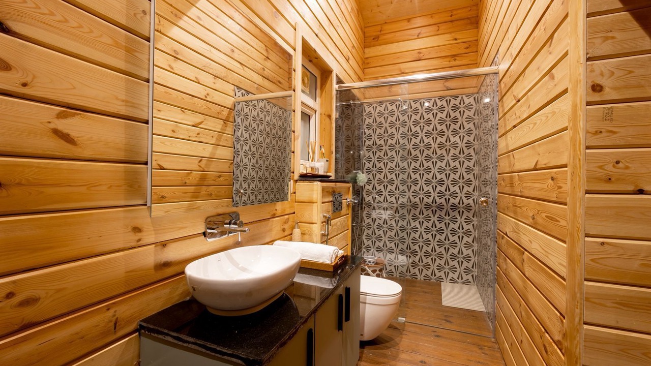 Photo of Bathroom in Tehri