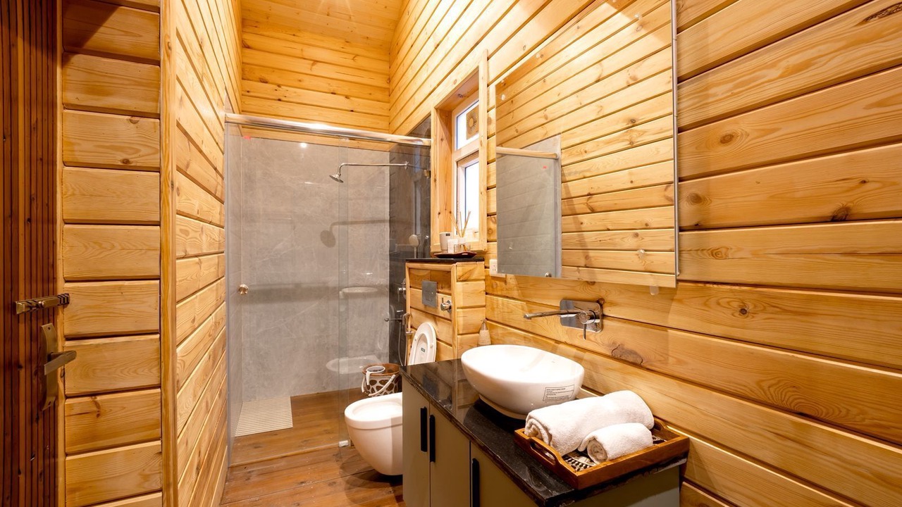Photo of Bathroom in Tehri