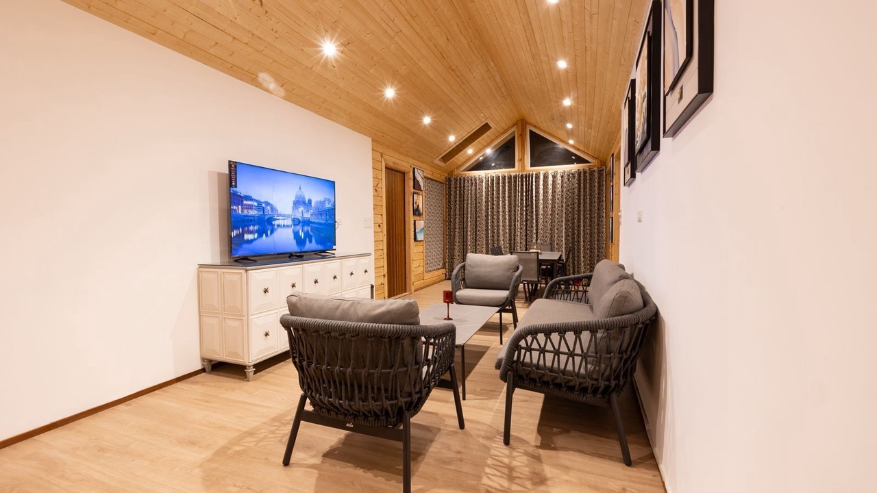 Photo of Livingroom in Tehri