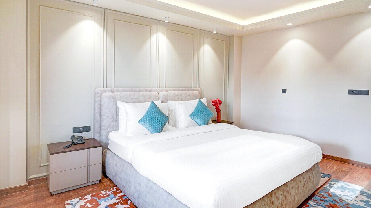 Photo of Others in Theog