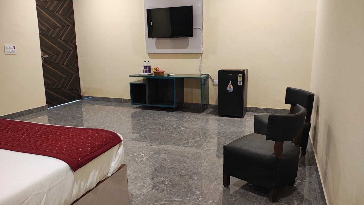 Photo of Bedroom in Sector 62