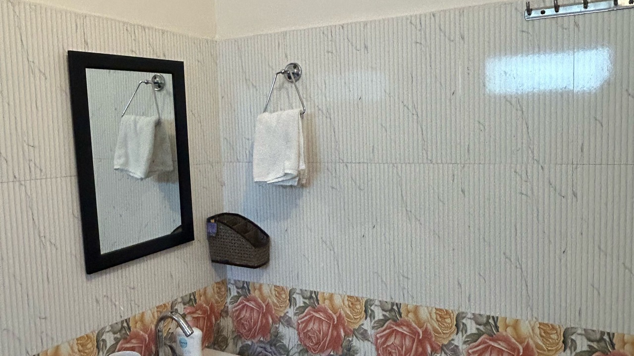 Photo of Bathroom in Gunehr