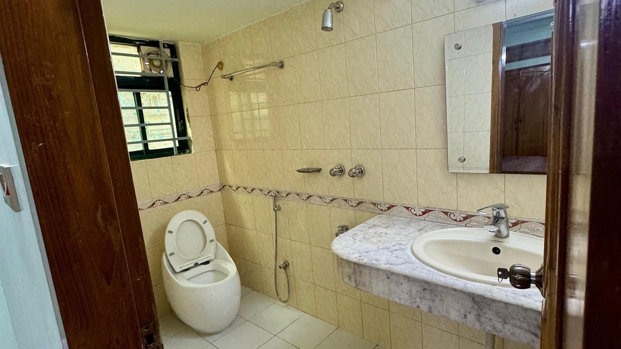 Photo of Bathroom in Basundhara Residential Area