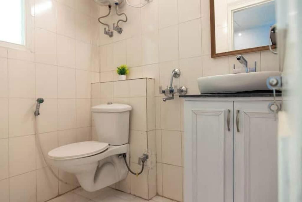 Photo of Bathroom in The Mall Road