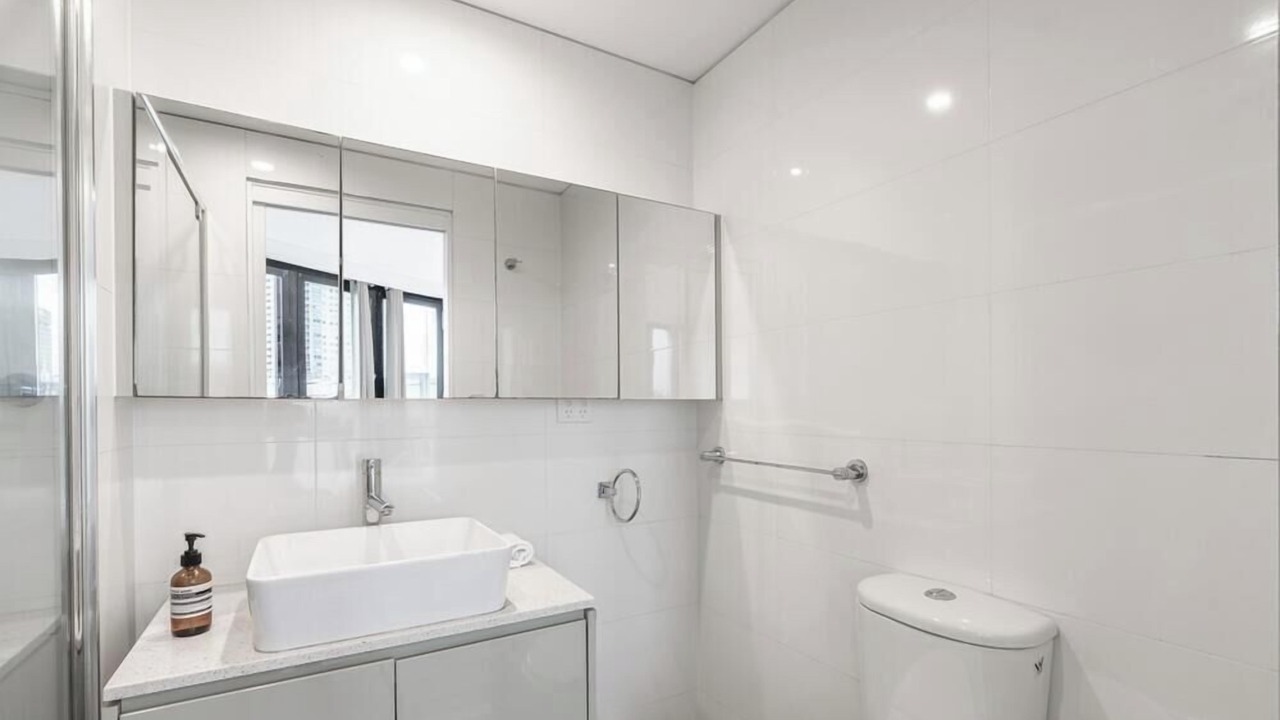 Photo of Bathroom in Haymarket