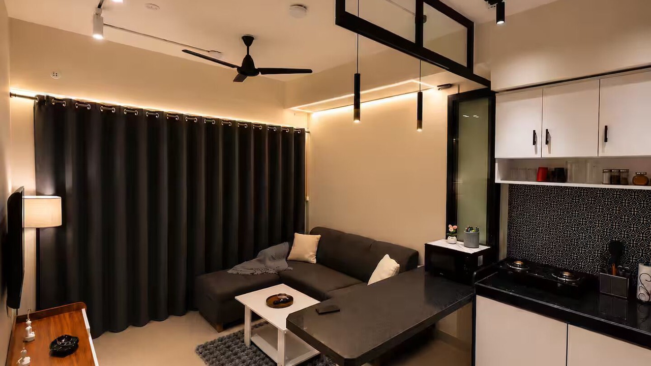 Photo of Livingroom in Thane West