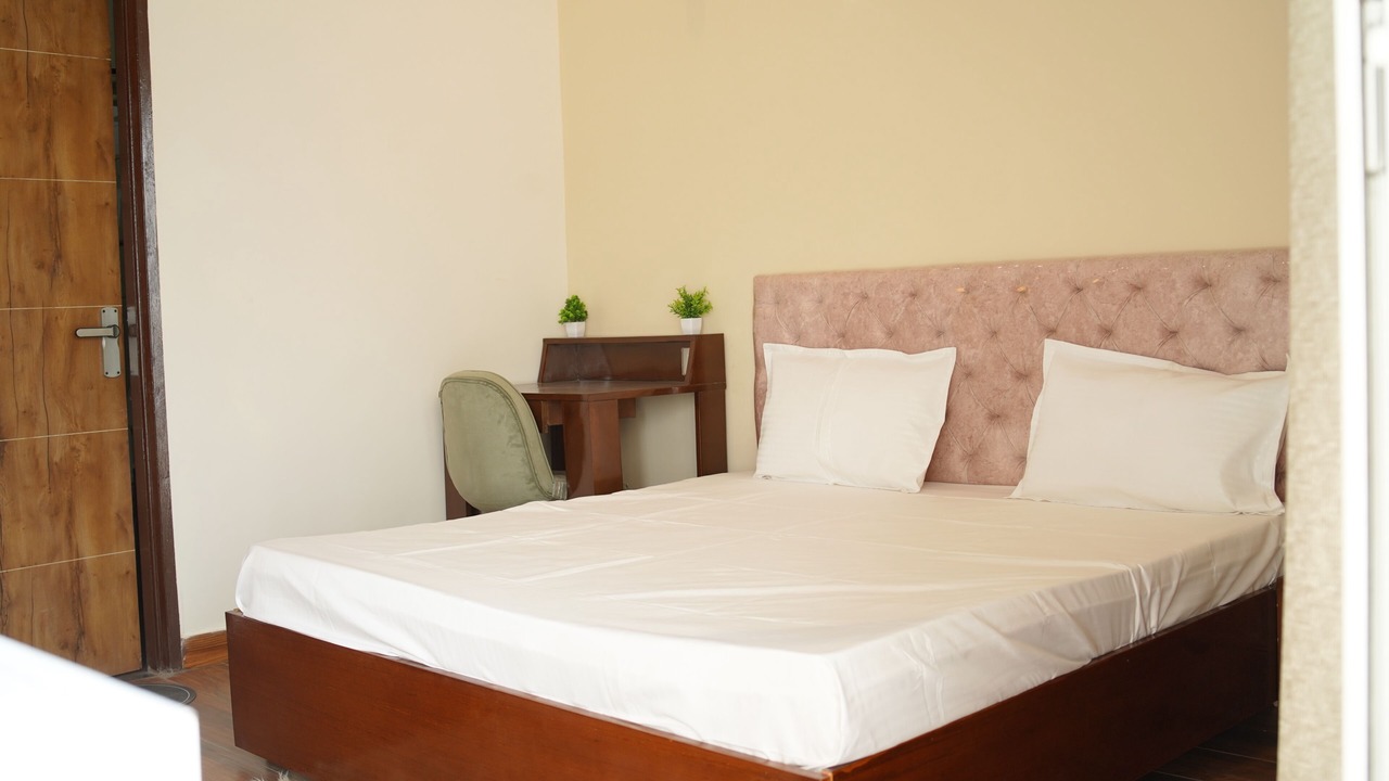 Photo of Bedroom in Landran