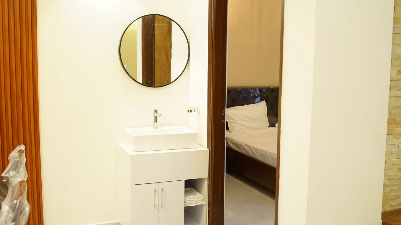 Photo of Bedroom in Landran