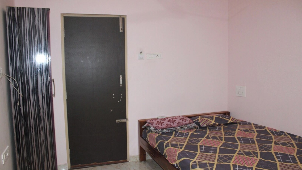 Photo of Bedroom in Tiruvannamalai