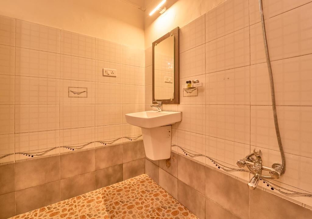 Photo of Bathroom in Maraiyur