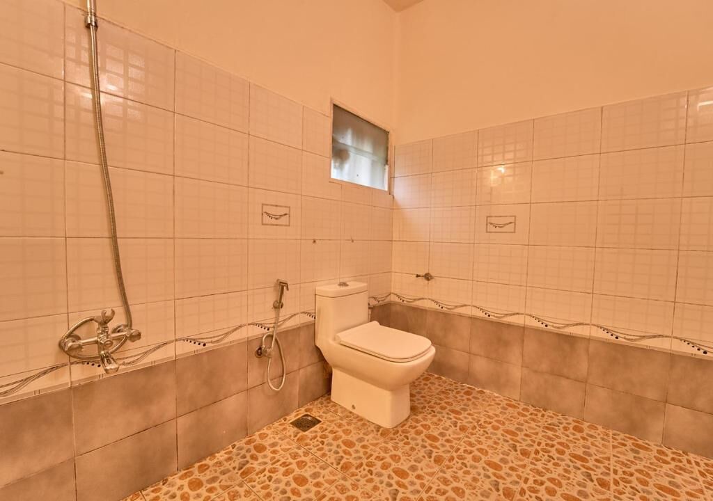 Photo of Bathroom in Maraiyur