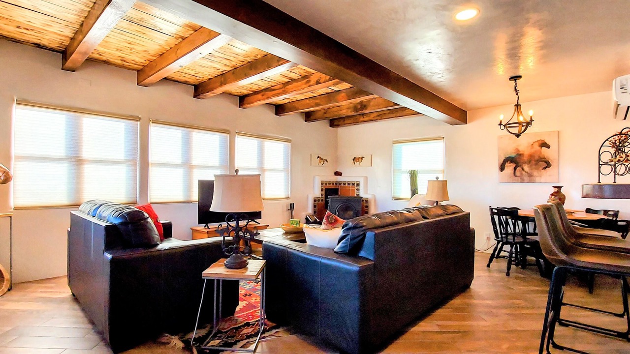 Photo of Livingroom in Taos