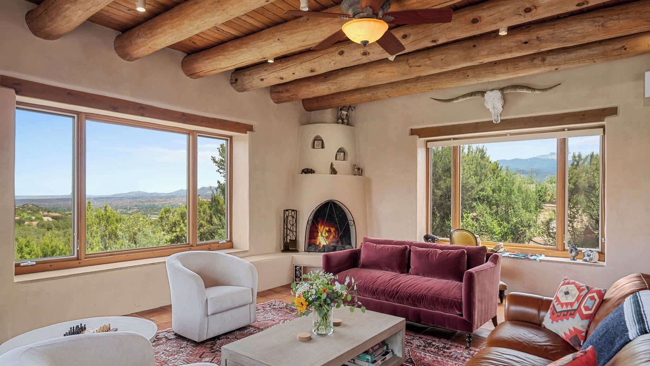 Photo of Livingroom in Tesuque Hills