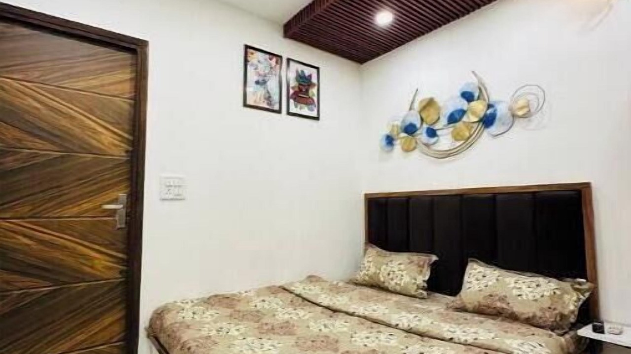 Photo of Bedroom in Delhi Cantonment
