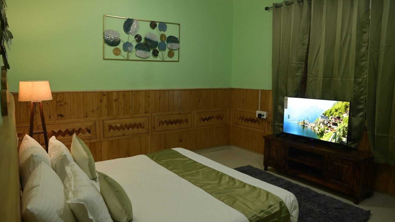 Photo of Bedroom in Jibhi