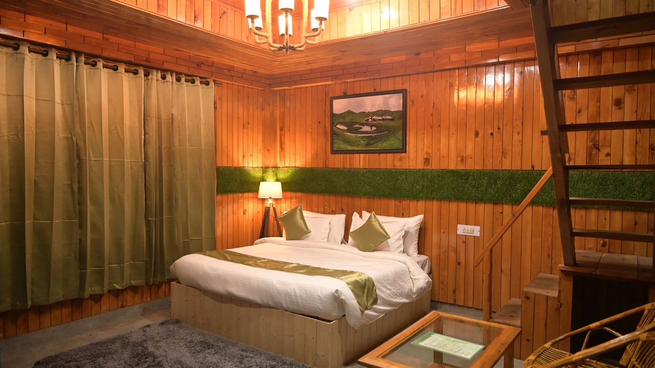 Photo of Bedroom in Jibhi