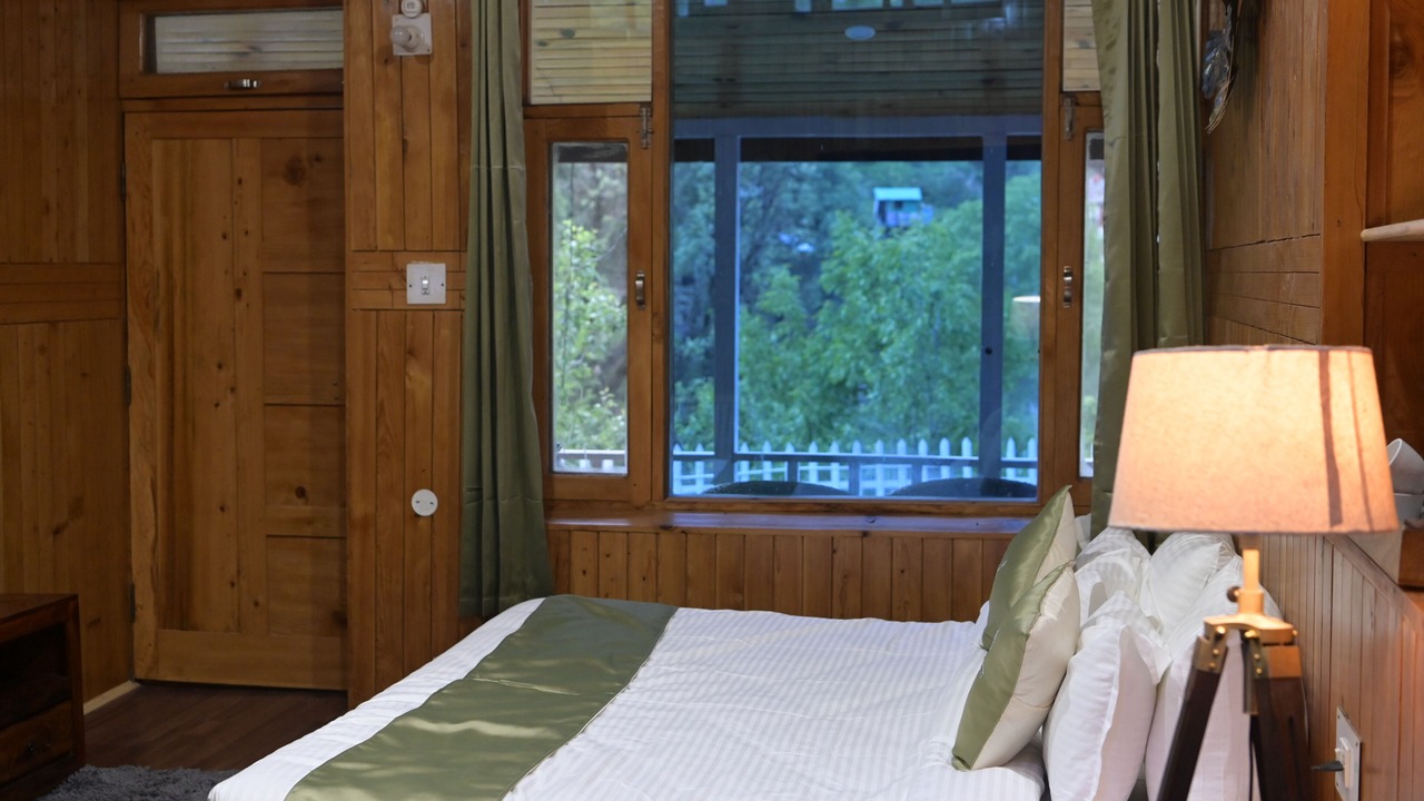Photo of Bedroom in Jibhi