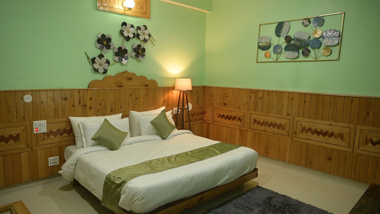 Photo of Bedroom in Jibhi