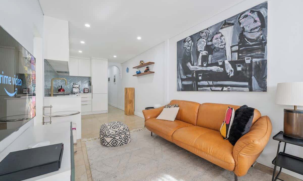 Photo of Livingroom in Newtown