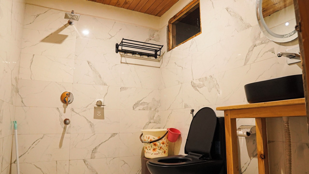 Photo of Bathroom in Banjar