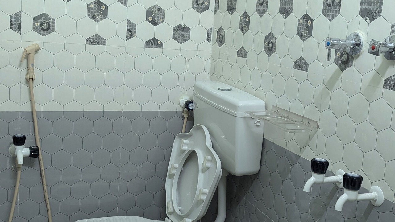 Photo of Bathroom in Tiruvannamalai
