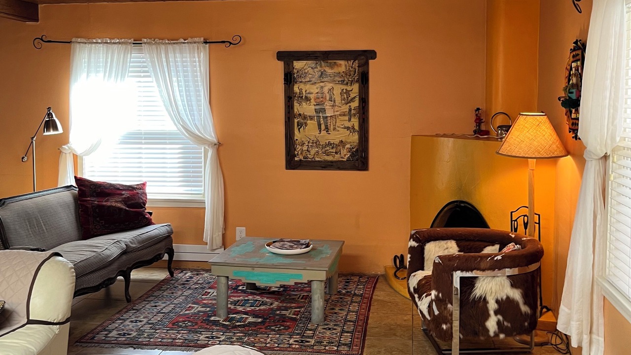 Photo of Livingroom in Northeast Santa Fe
