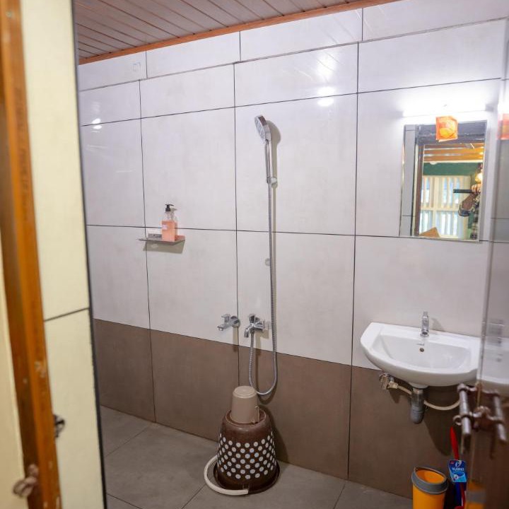 Photo of Bathroom in Vayittiri