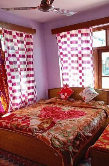 Photo of Bedroom in Sonamarg