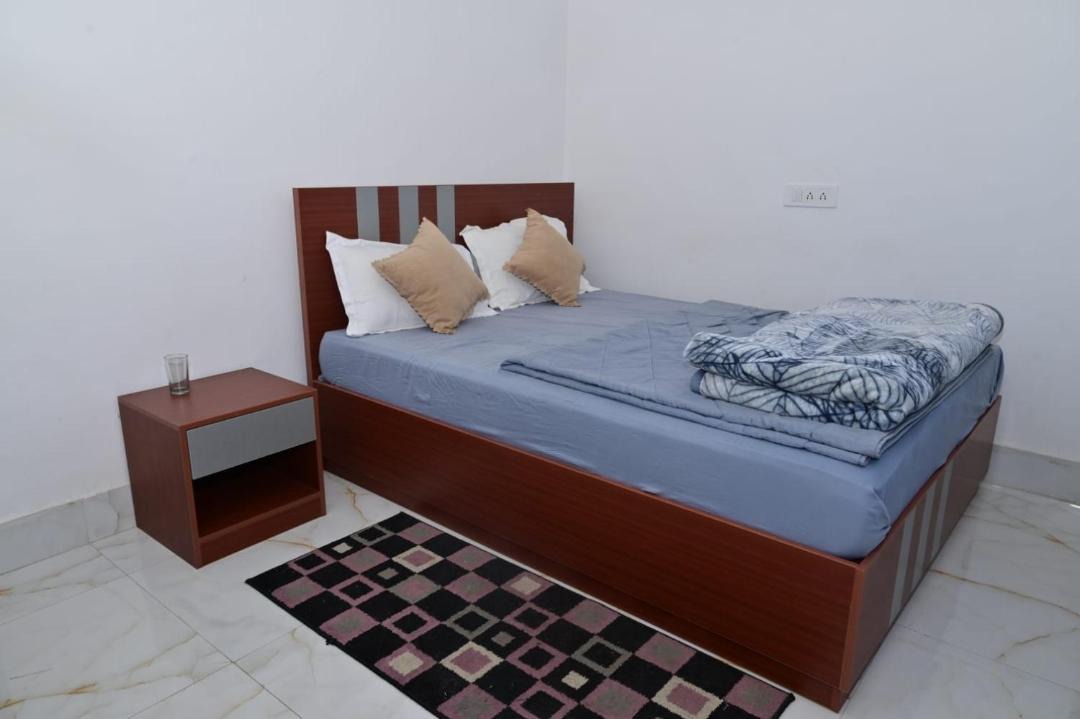 Photo of Bedroom in Narainkoti