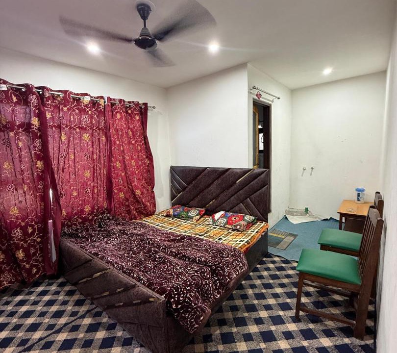 Photo of Bedroom in Dal Lake
