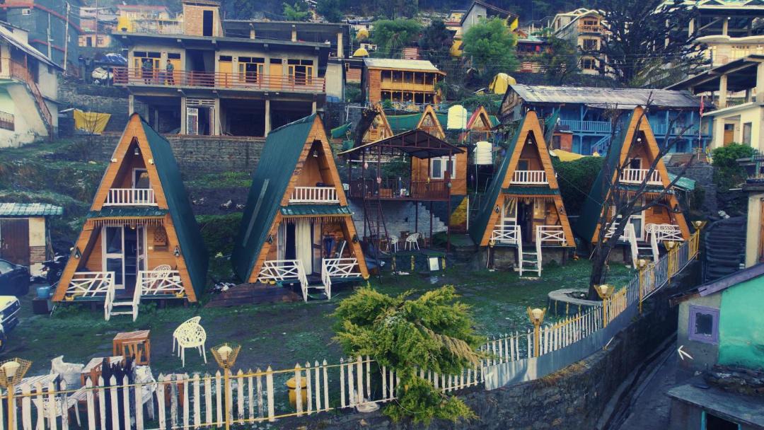 Photo of Buildings in Aleo